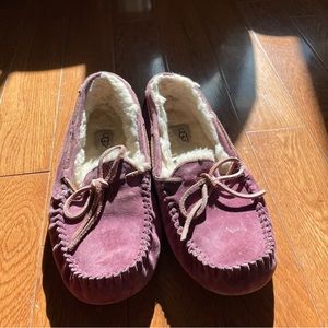 Ugg Dakota moccasins wool lined slippers in purple